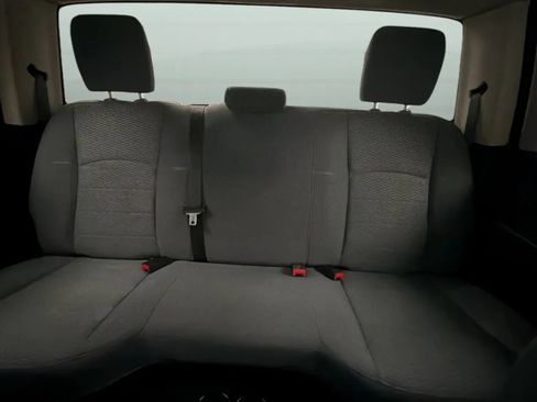 Used 2018 RAM 2500 Tradesman w/ Chrome Appearance Group AWD/4WD image 17
