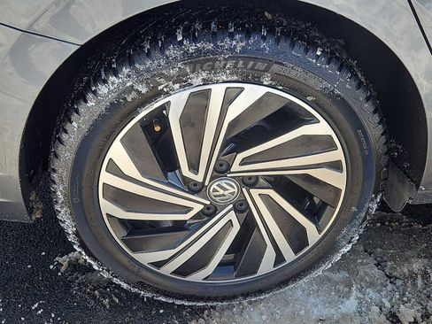 Used 2021 Volkswagen Jetta SEL Premium FWD image 9