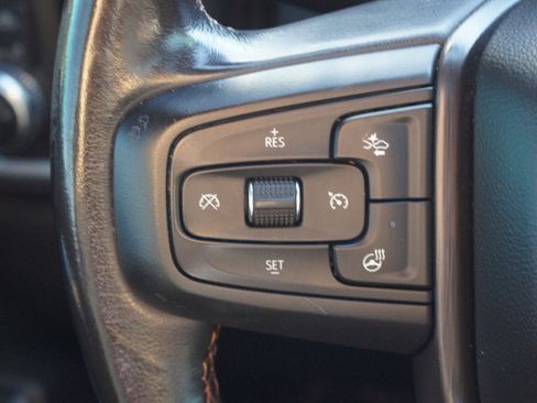 Used 2021 GMC Sierra 1500 AT4 w/ AT4 Premium Package image 11