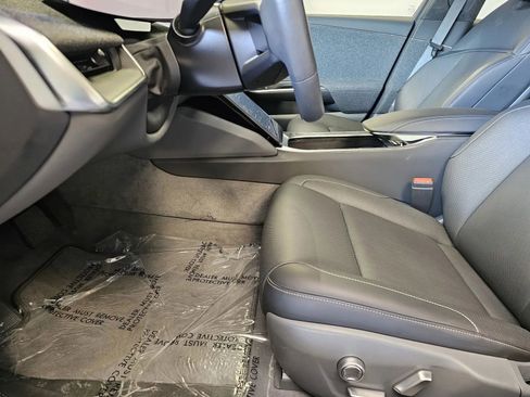 Used 2024 Lucid Air Pure RWD image 14