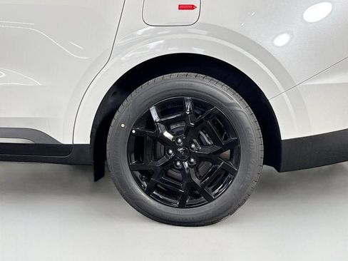 New 2026 Kia Carnival SX Prestige FWD image 11