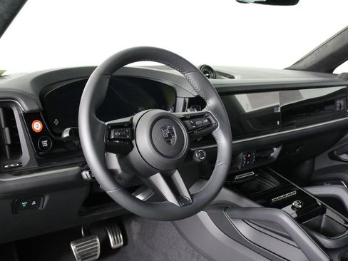 New 2026 Porsche Cayenne Turbo image 4