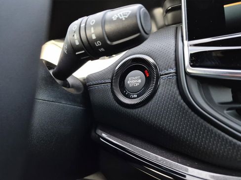 New 2026 Jeep Compass Latitude image 18