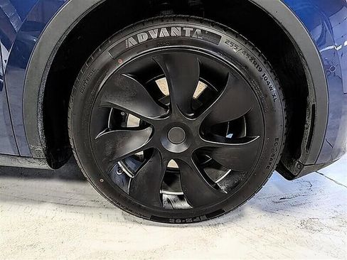 Used 2021 Tesla Model Y Long Range AWD/4WD image 12