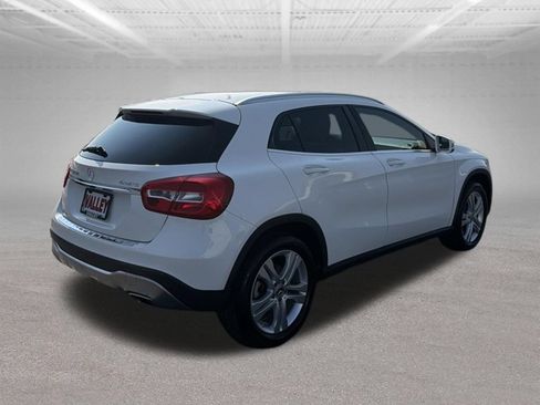 Used 2019 Mercedes-Benz GLA 250 4MATIC image 11