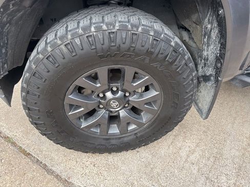 Used 2023 Toyota Tacoma SR5 image 9