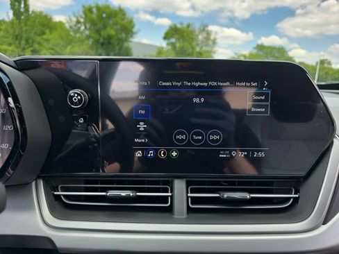 New 2026 Chevrolet Trax RS w/ Sunroof Package FWD image 22
