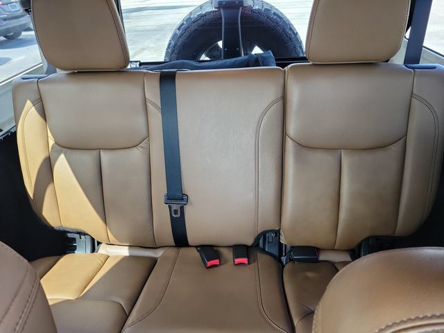 Used 2013 Jeep Wrangler Unlimited Sahara w/ Connectivity Group AWD/4WD image 15