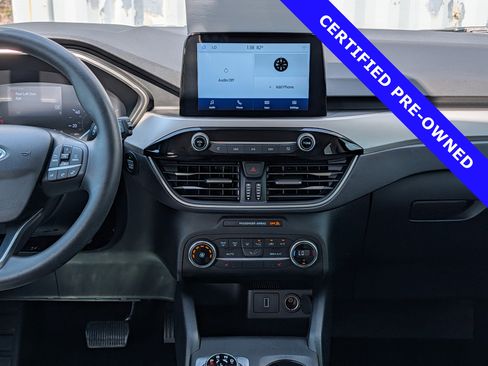 Used 2020 Ford Escape SE image 18