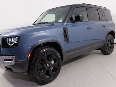 Used 2024 Land Rover Defender 110 S image 4