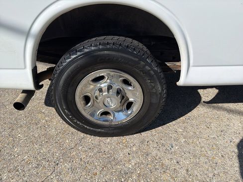 Used 2019 Chevrolet Express 3500 LT w/ LT Preferred Equipment Group image 20