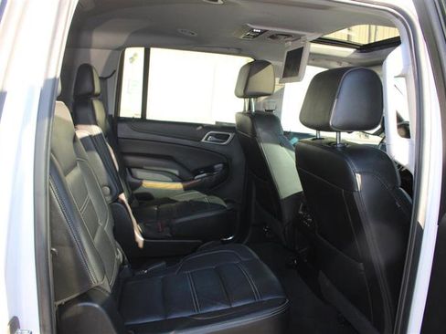 Used 2020 GMC Yukon XL Denali w/ Denali Premium Package image 16