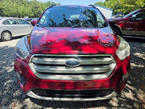 Used 2018 Ford Escape SE w/ SE Sync 3 Package AWD/4WD image 2