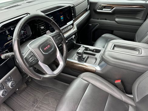 Used 2022 GMC Sierra 1500 Elevation w/ Elevation Premium Package image 10