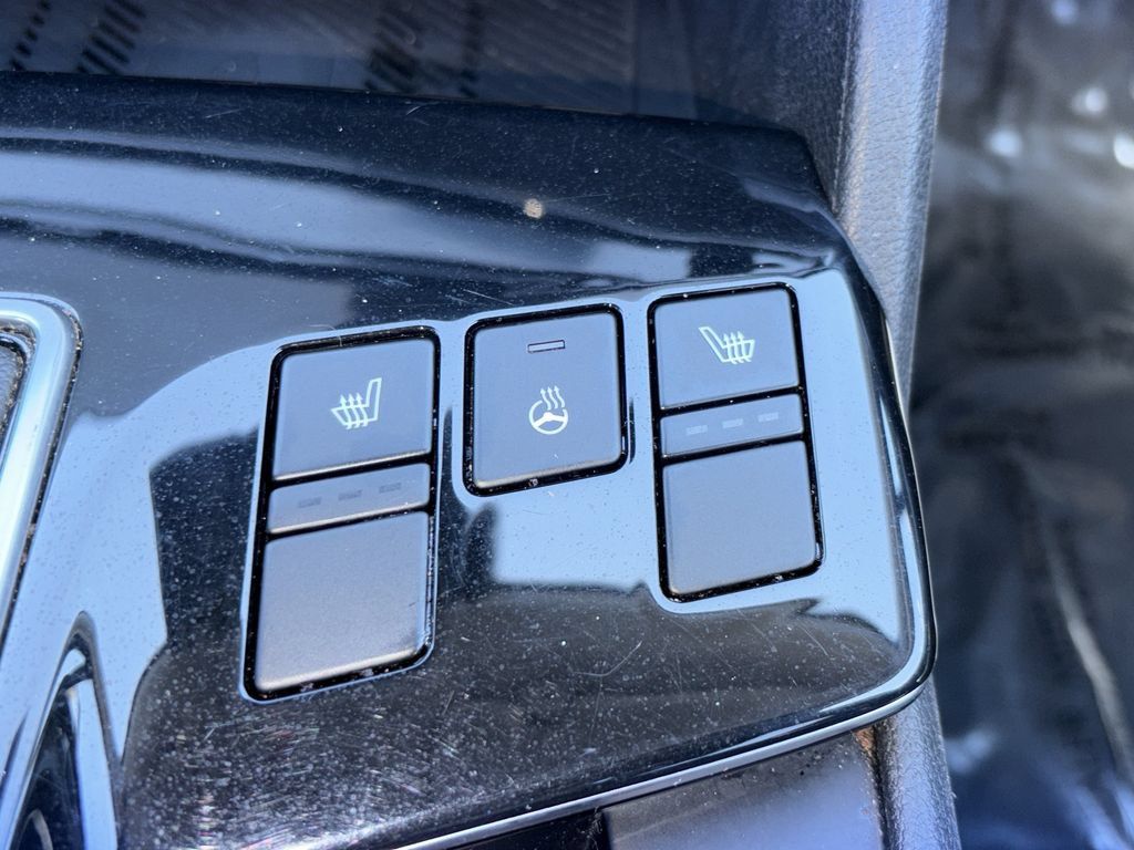 Used 2023 Kia Sportage EX AWD/4WD image 6