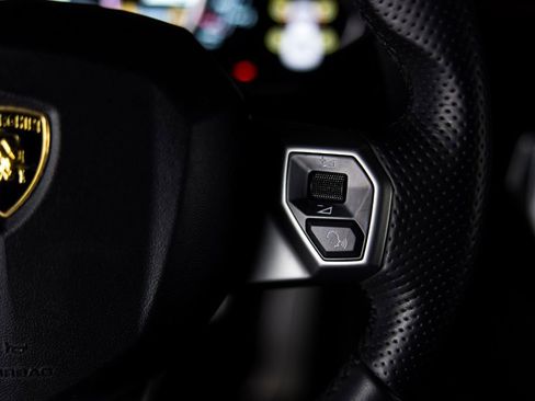 Used 2013 Lamborghini Aventador LP 700-4 image 26