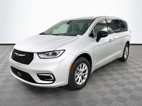 New 2026 Chrysler Pacifica Limited image 23