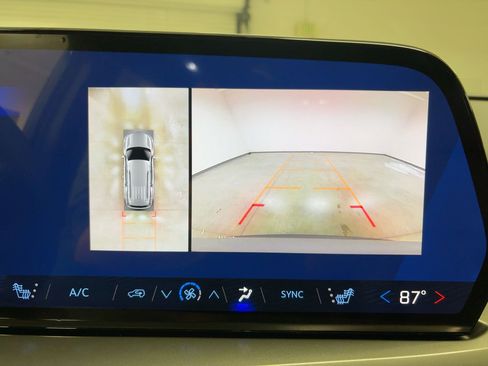 New 2026 Chevrolet Traverse LT w/ Sun and Wheel Package image 25