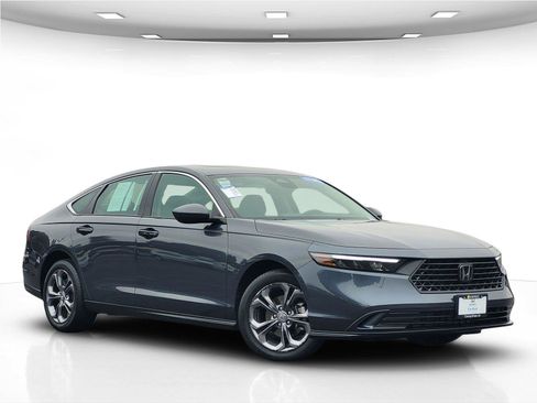 Used 2023 Honda Accord EX image 2