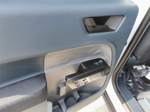 New 2026 Ford Maverick XL AWD/4WD image 15