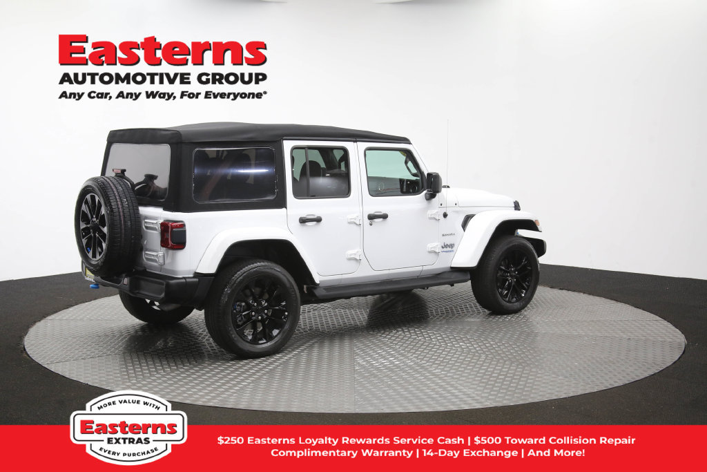 Used 2022 Jeep Wrangler Unlimited Sahara w/ Cold Weather Group AWD/4WD image 44