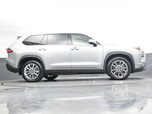 Used 2024 Toyota Grand Highlander AWD image 39