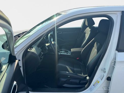 Certified 2025 Honda Civic Sport image 12