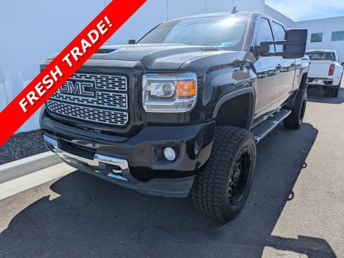 Used 2019 GMC Sierra 2500 Denali w/ Duramax Plus Package AWD/4WD image 1