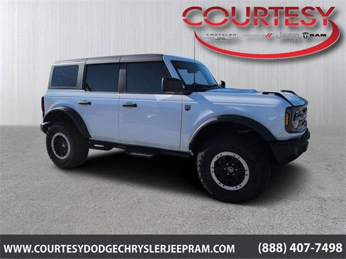 Used 2023 Ford Bronco Big Bend w/ Sasquatch Package image 1