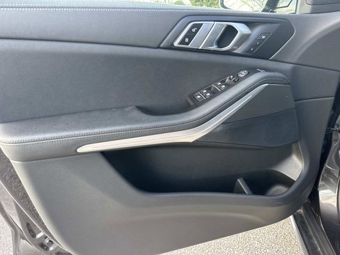 Used 2022 BMW X5 sDrive40i w/ Parking Assistance Package image 18