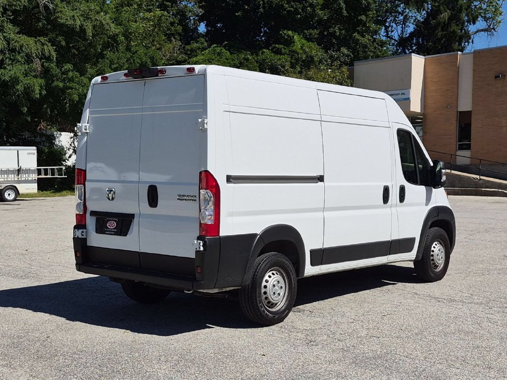 Used 2025 RAM ProMaster 2500 w/ Convenience Group FWD image 3