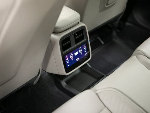 Certified 2025 Porsche Taycan image 27