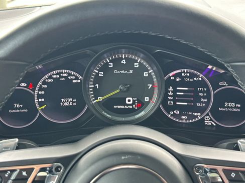 Certified 2022 Porsche Cayenne Turbo S AWD/4WD image 29