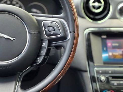 Used 2017 Jaguar XJ L Portfolio AWD/4WD image 34