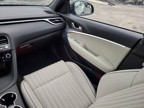 Used 2024 Genesis G70 2.5T w/ Sport Prestige Package RWD image 13