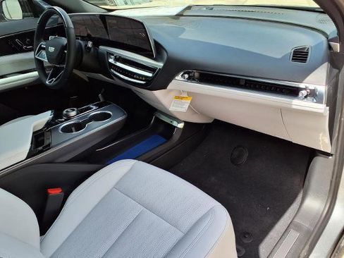 New 2026 Cadillac Lyriq Sport AWD/4WD image 8