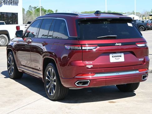 Used 2025 Jeep Grand Cherokee Overland w/ Luxury Tech Group IV image 3
