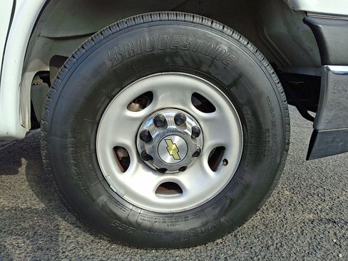 Used 2024 Chevrolet Express 3500 LT w/ LT Preferred Equipment Group RWD image 9