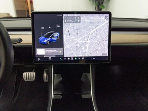 Used 2020 Tesla Model 3 Performance AWD/4WD image 18