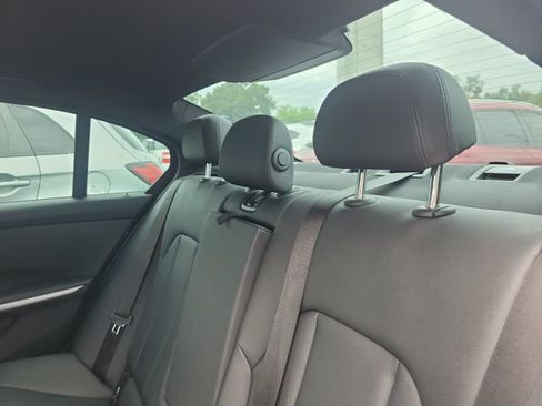 Used 2020 BMW 330i Sedan w/ M Sport Package RWD image 10