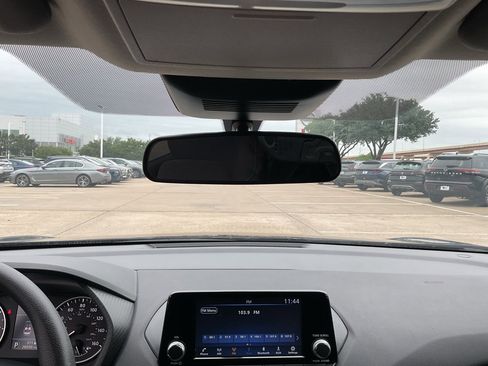 Used 2025 Nissan Sentra S FWD image 16