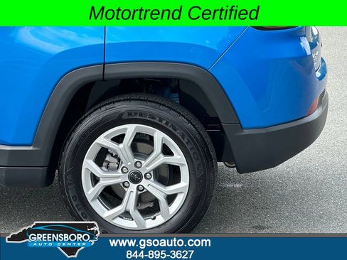 Used 2025 Jeep Compass Latitude AWD/4WD image 39