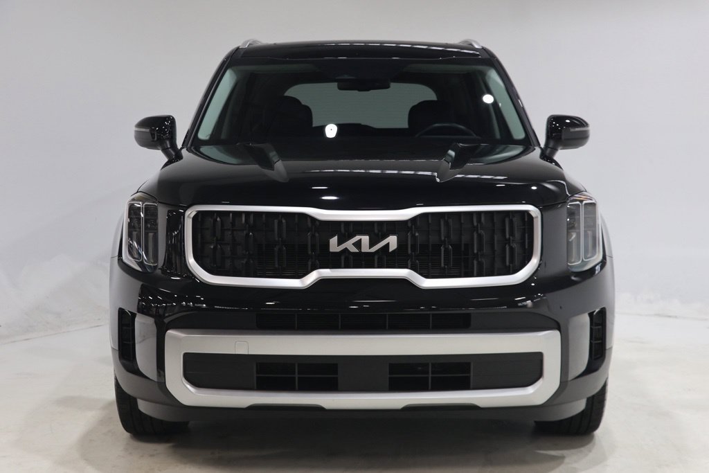 Used 2024 Kia Telluride EX w/ EX Captain's Chair Package AWD/4WD image 6