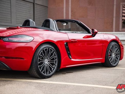 Used 2017 Porsche 718 Boxster S RWD image 40
