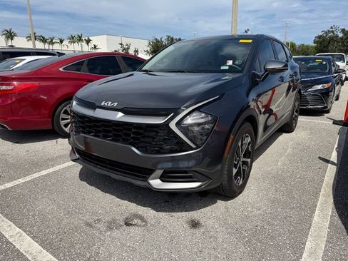 Used 2023 Kia Sportage EX FWD image 3