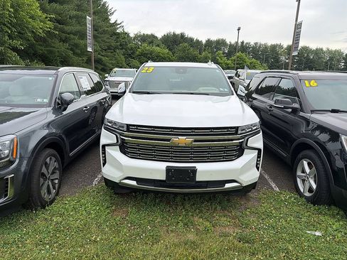 Certified 2023 Chevrolet Suburban Premier RWD image 2