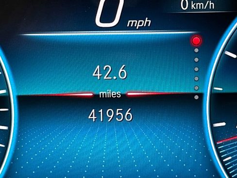 Certified 2022 Mercedes-Benz GLE 350 4MATIC w/ 3rd Row Seat Package image 4