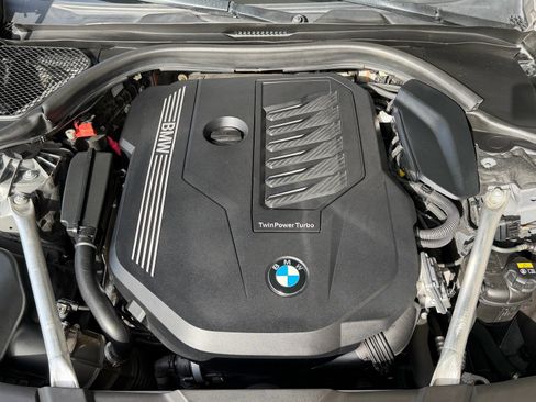 Used 2022 BMW 740i w/ M Sport Package image 25