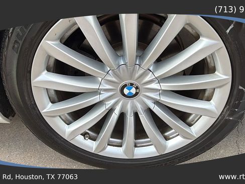 Used 2018 BMW 740i xDrive AWD/4WD image 16