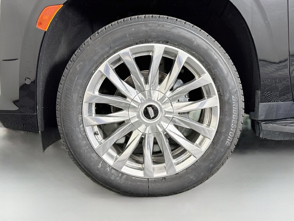 Used 2023 Cadillac Escalade Premium Luxury AWD/4WD image 35